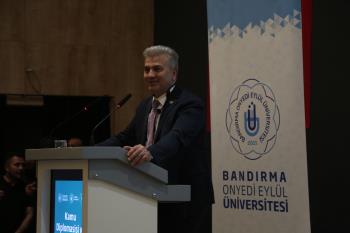 Üniversitemizde “Kamu Diplomasisi ve İletişim” Konulu Konferans Düzenlendi